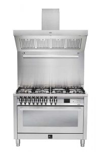 Cucina Lofra con cappa, fotografia frontale di Marco Rossato per Fototipi